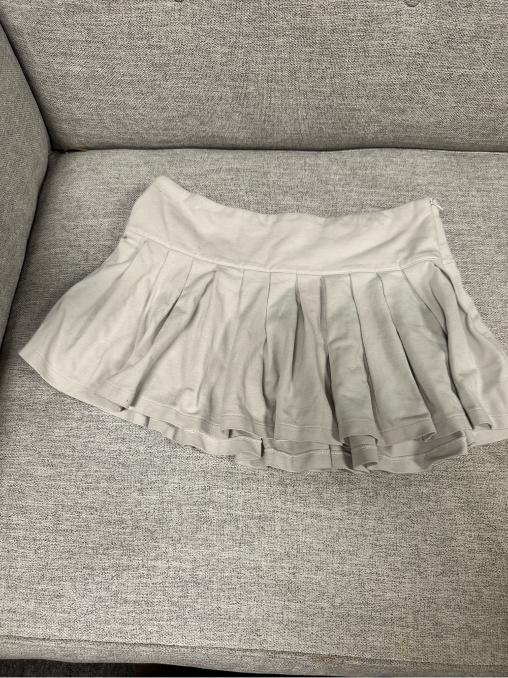 Women’s Pleated Mini Skirt in Light Gray